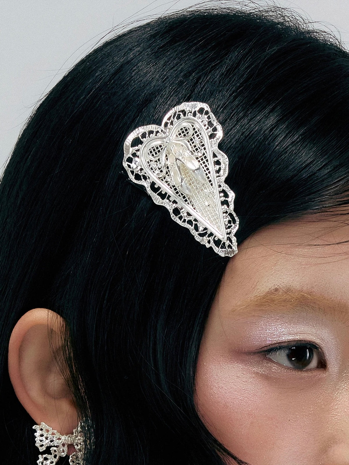The Lace Hair Clip